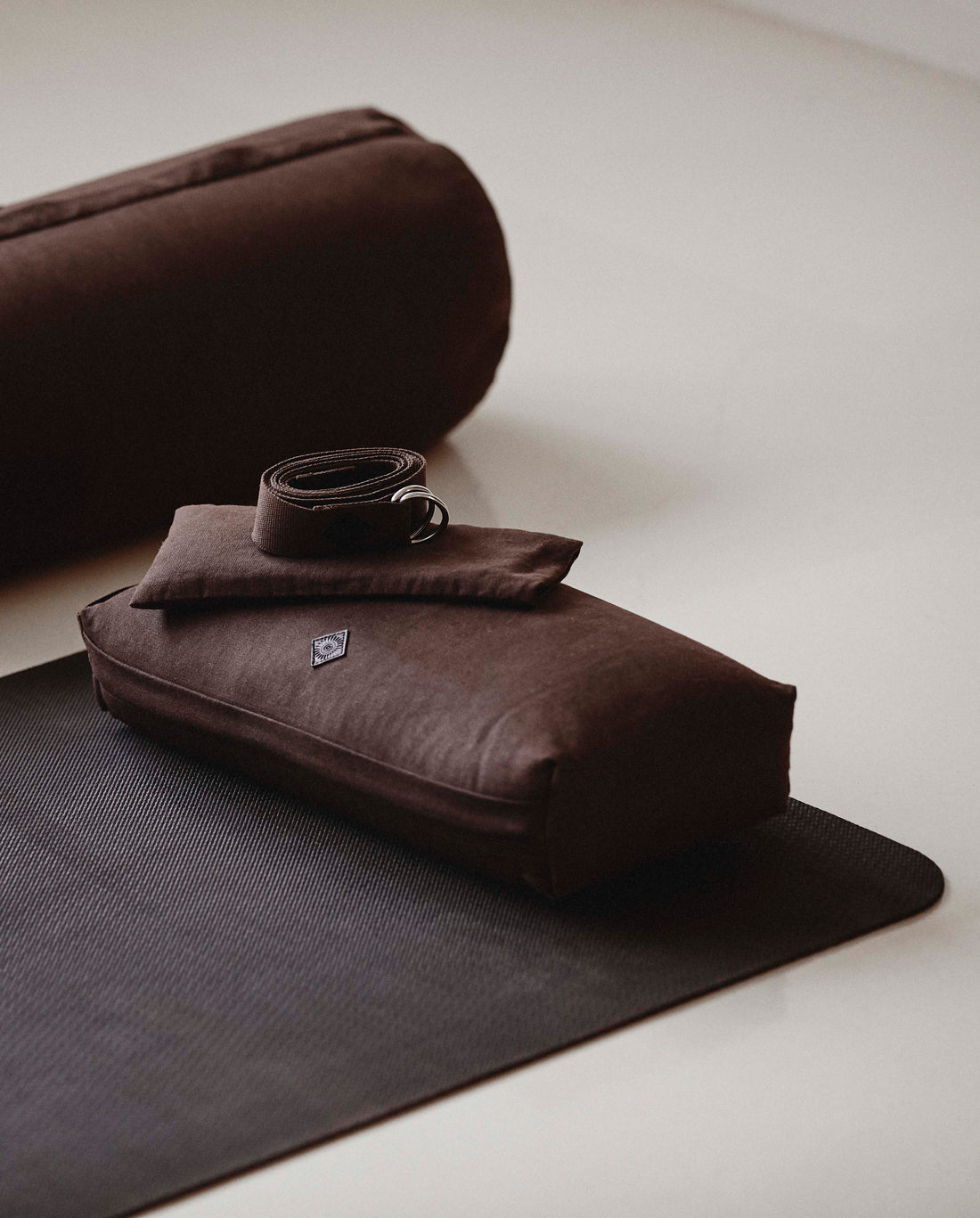 Meditationshynde - brun
https://dk.ayu.eu/collections/yoga-og-meditationshynde-optimal-stotte-og-komfort/products/yoga-og-meditationspude-brun