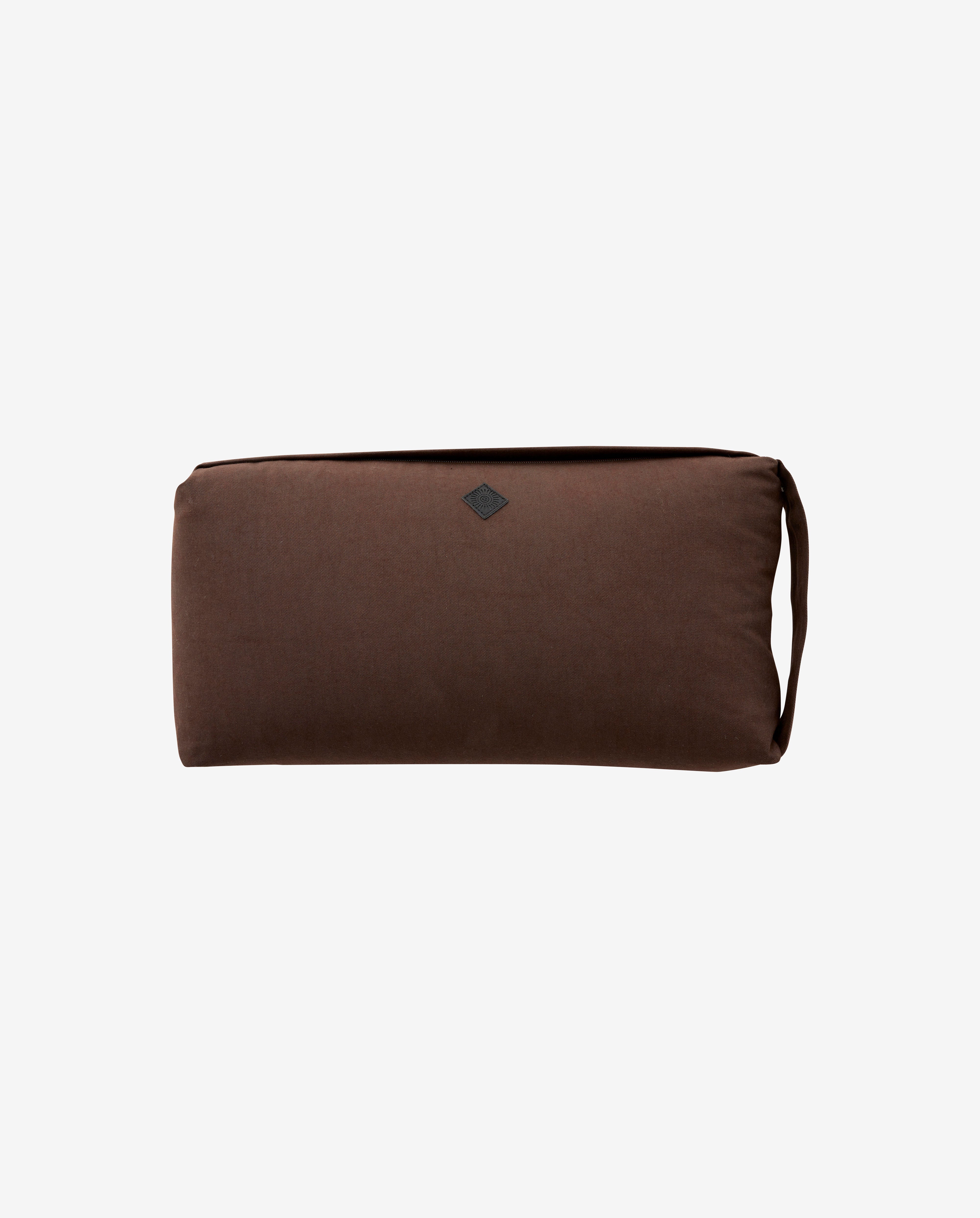 Meditationshynde - brun
https://dk.ayu.eu/collections/yoga-og-meditationshynde-optimal-stotte-og-komfort/products/yoga-og-meditationspude-brun