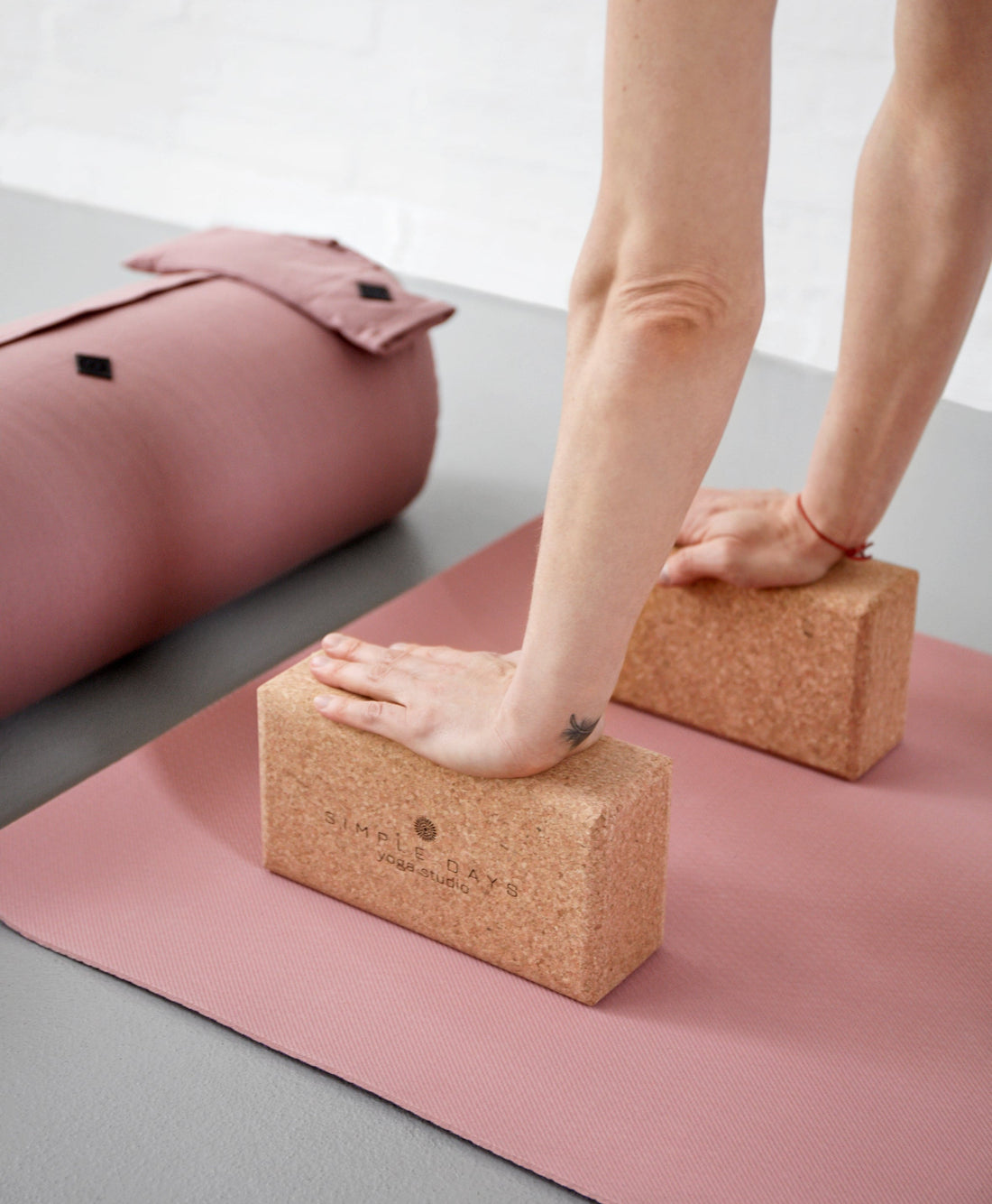 Yogamåtte i naturgummi - Rosa
https://dk.ayu.eu/collections/yoga-matte-i-naturgummi-skridsikker-og-stabil/products/yoga-matte-i-naturgummi-60x173-cm-rosa