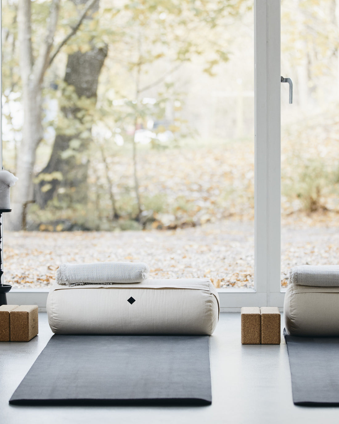 Yogamåtte i naturgummi - Grå
https://dk.ayu.eu/collections/yoga-matte-i-naturgummi-skridsikker-og-stabil/products/yoga-matte-i-naturgummi-60x173-cm-gra