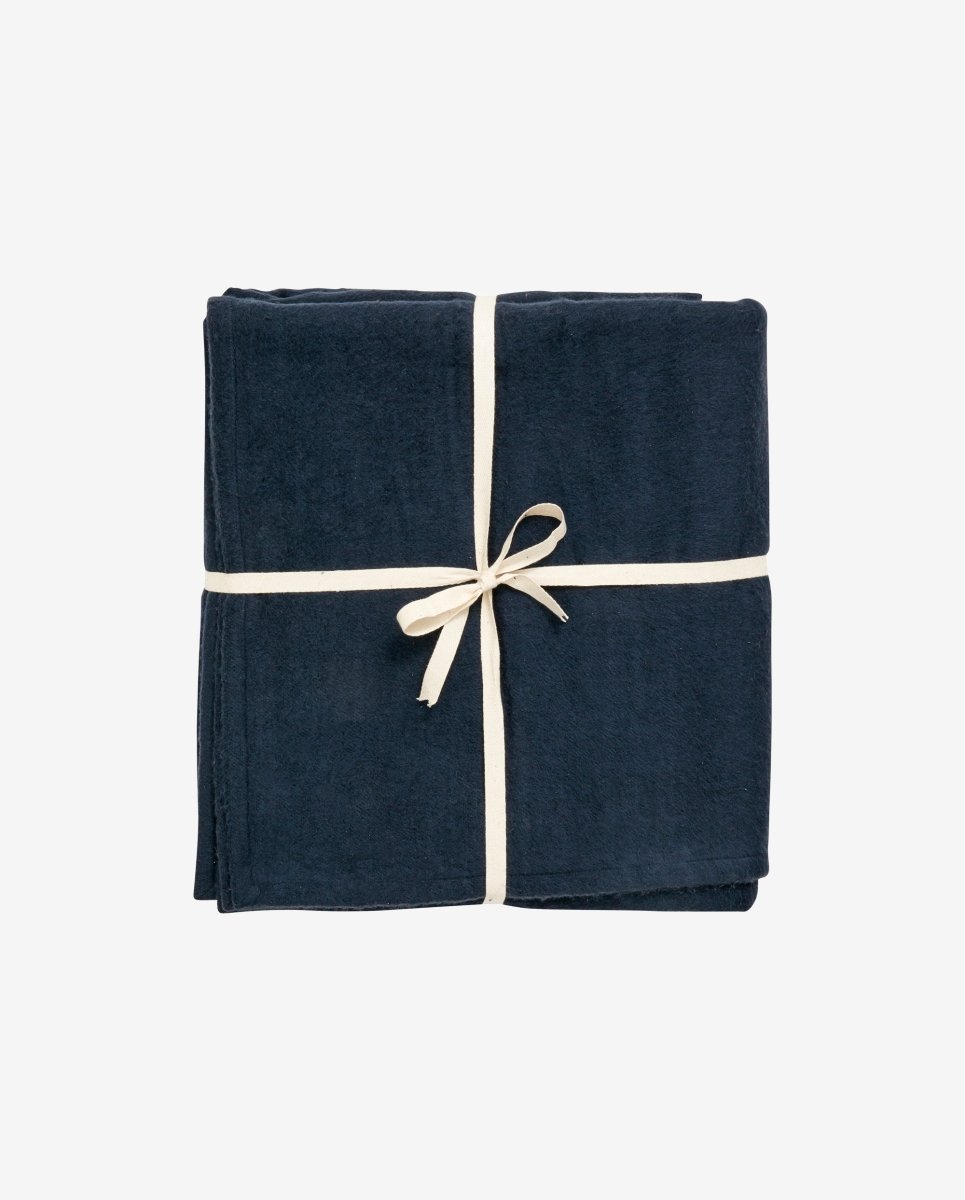 Tyngde Tæppe - Mørkeblå
https://dk.ayu.eu/collections/yoga-taeppe-i-bomuld-blodhed-og-varme-til-din-praksis/products/yoga-taeppe-i-bomuld-150x200-cm-morkebla