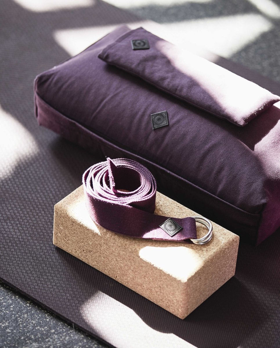 Træningsbælte - Burgundy
https://dk.ayu.eu/collections/simple-days-yogaudstyr/products/yoga-traeningsbaelte-200x4-cm-burgundy

