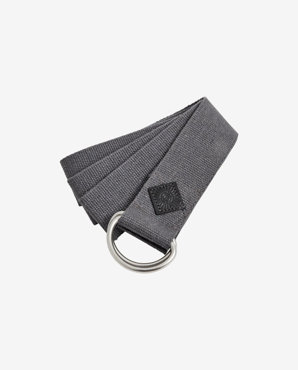 Træningsbælte - Grå
https://dk.ayu.eu/collections/simple-days-yogaudstyr/products/yoga-traeningsbaelte-200x4-cm-gra